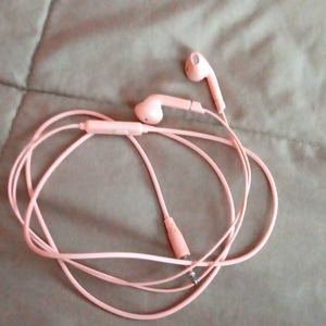 Pink cuite with mic headphones